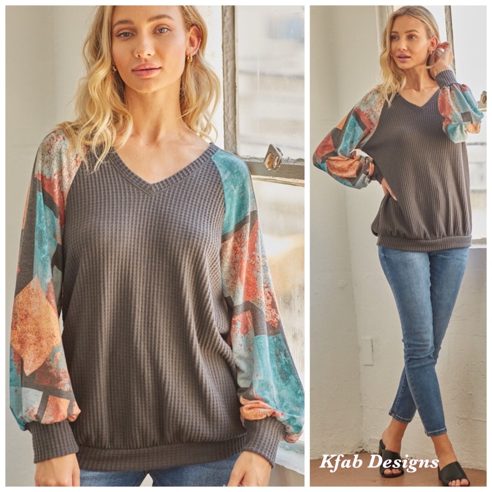 ❤️LAST! V Neck Contrast Sleeve Waffle Knit Top! - Picture 2 of 6